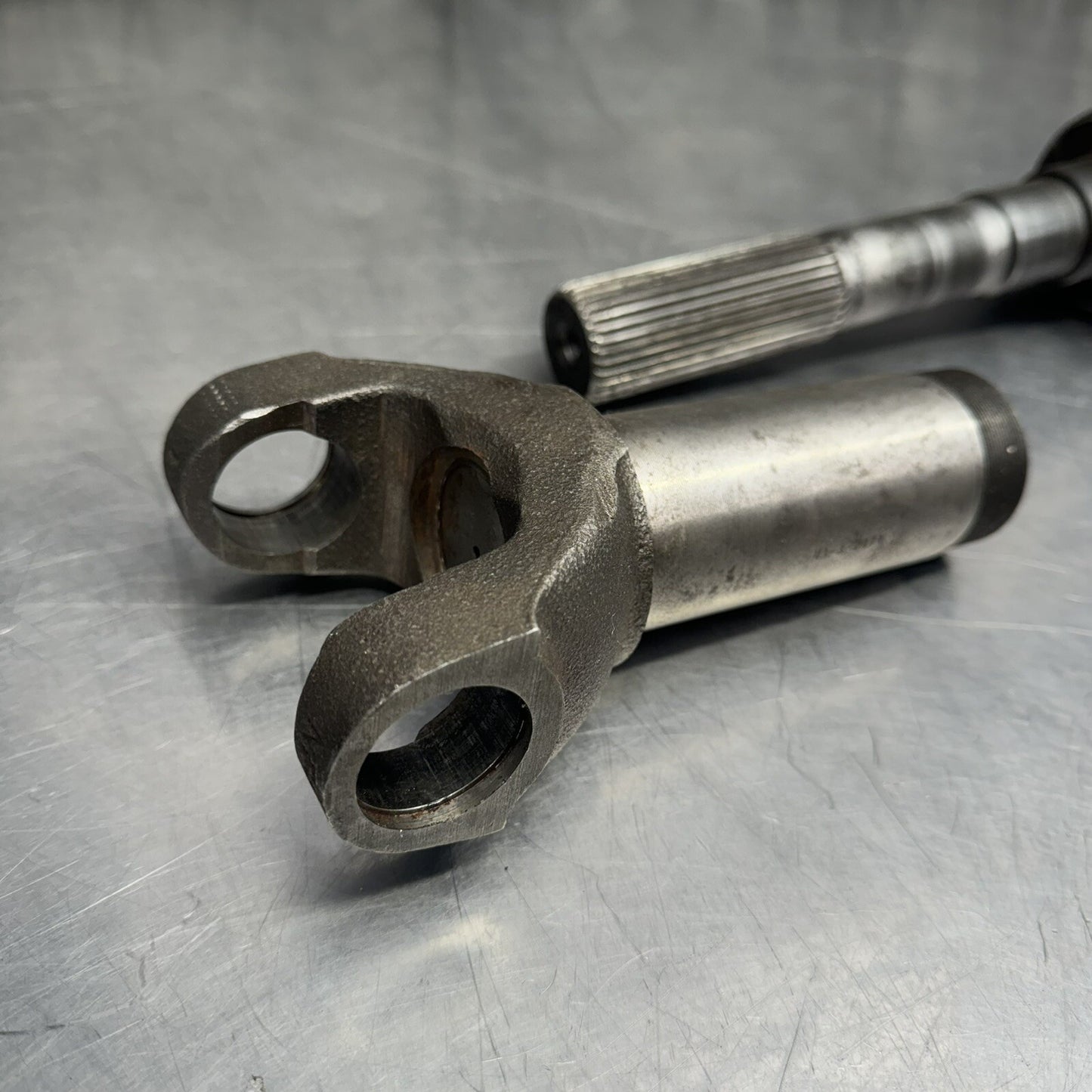 N3-3-2471KX Driveshaft Slip Yoke Front Shaft Spline 1350 UJoint 85 Square body