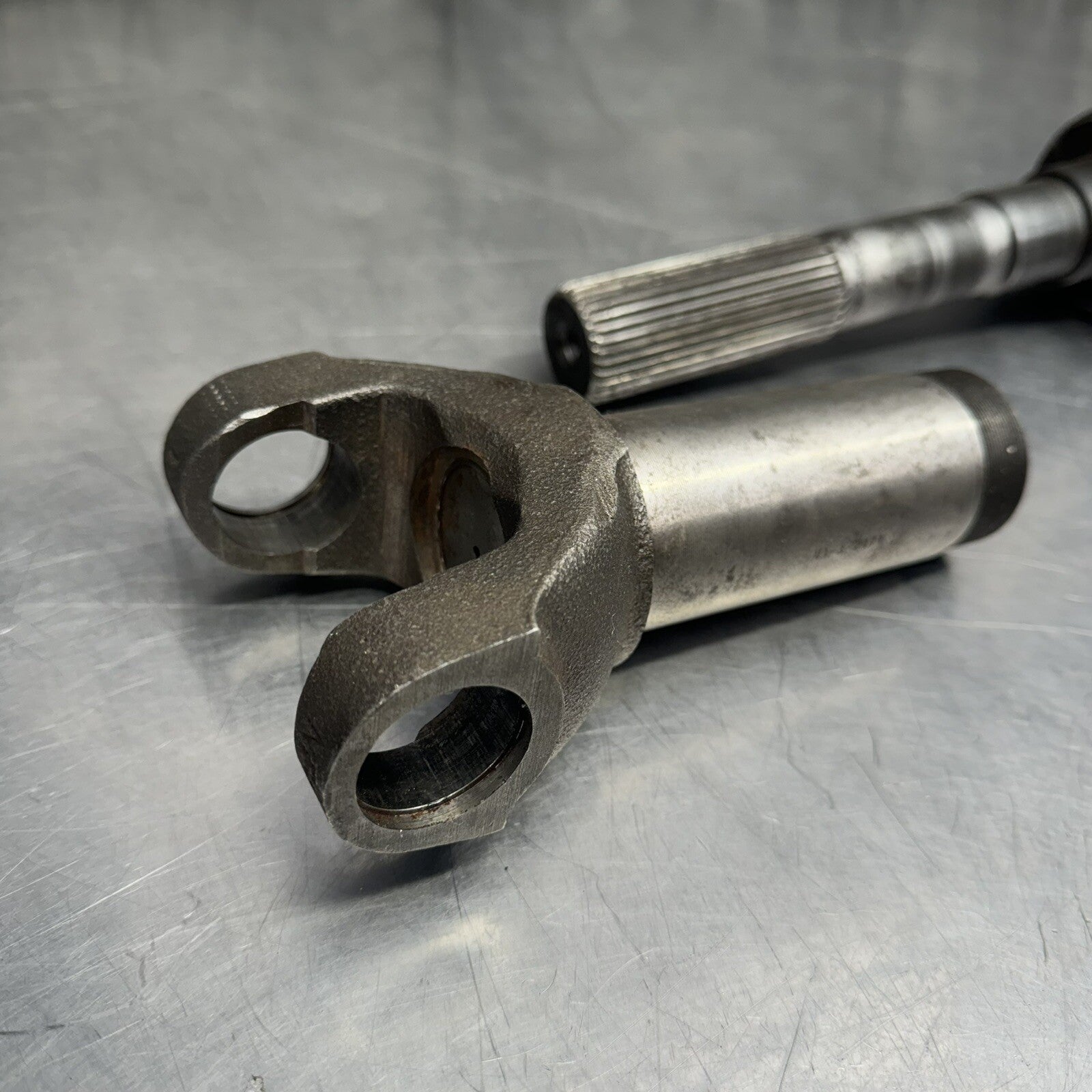 N3-3-2471KX Driveshaft Slip Yoke Front Shaft Spline 1350 UJoint 85 Square body
