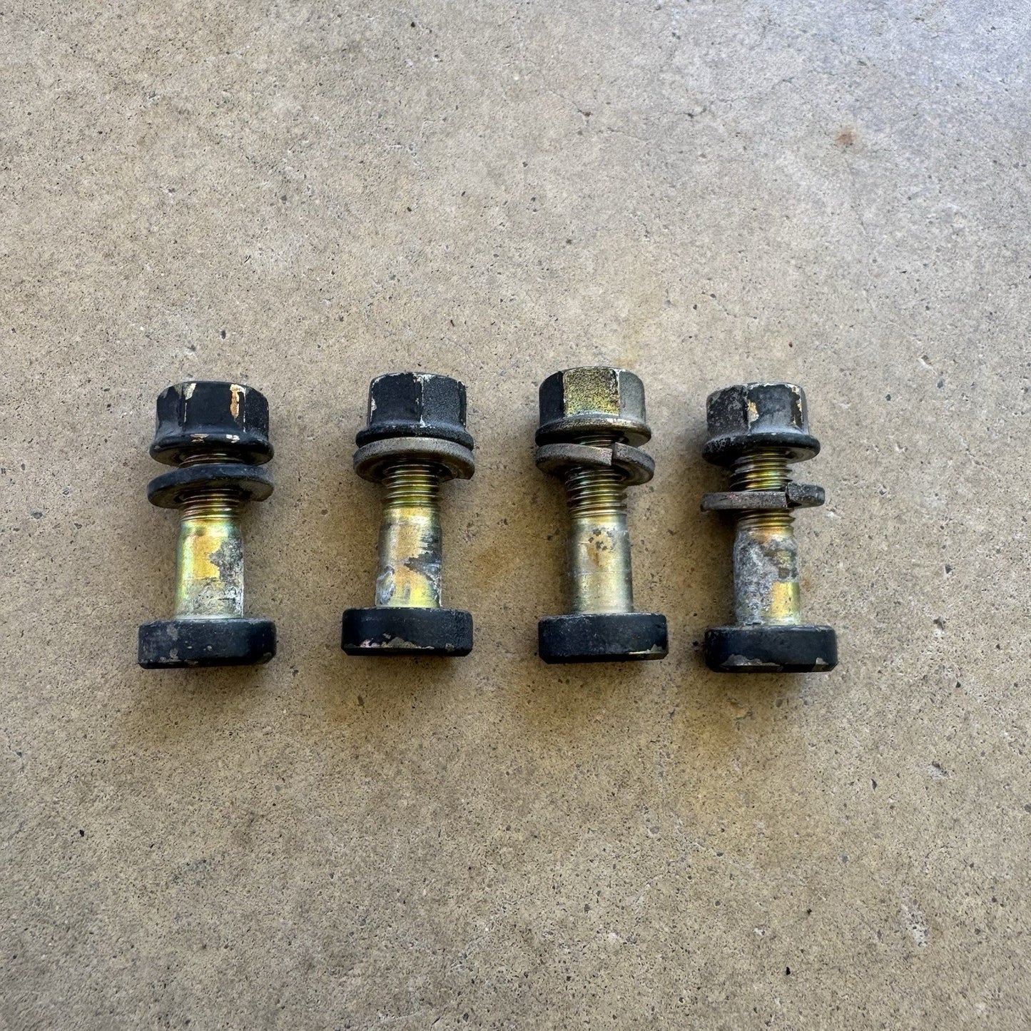 S13 Manual Auto Driveshaft Center Support Bearing Flange Bolts Bolt 01111-00051