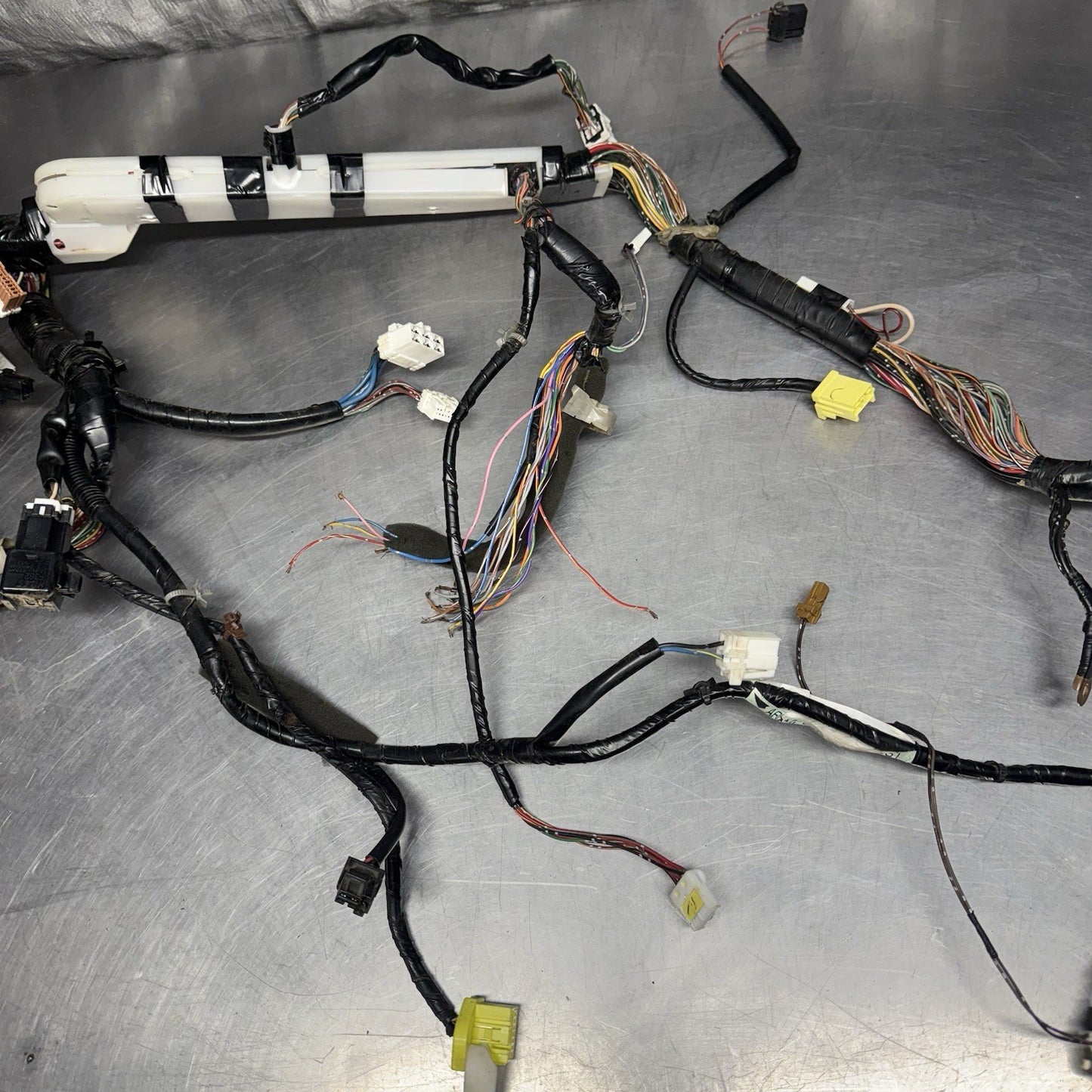 OEM 2001 Nissan Sentra 2.0L SR20DE Auto Main Harness Under Dash Fuse Box #1