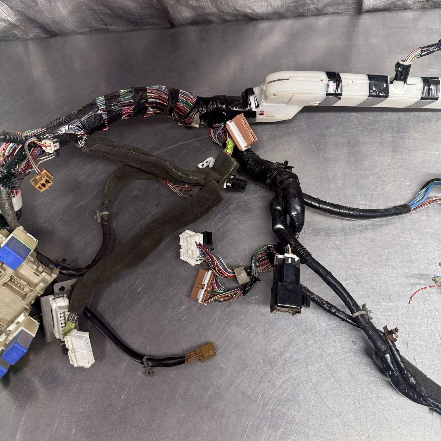 OEM 2001 Nissan Sentra 2.0L SR20DE Auto Main Harness Under Dash Fuse Box #1