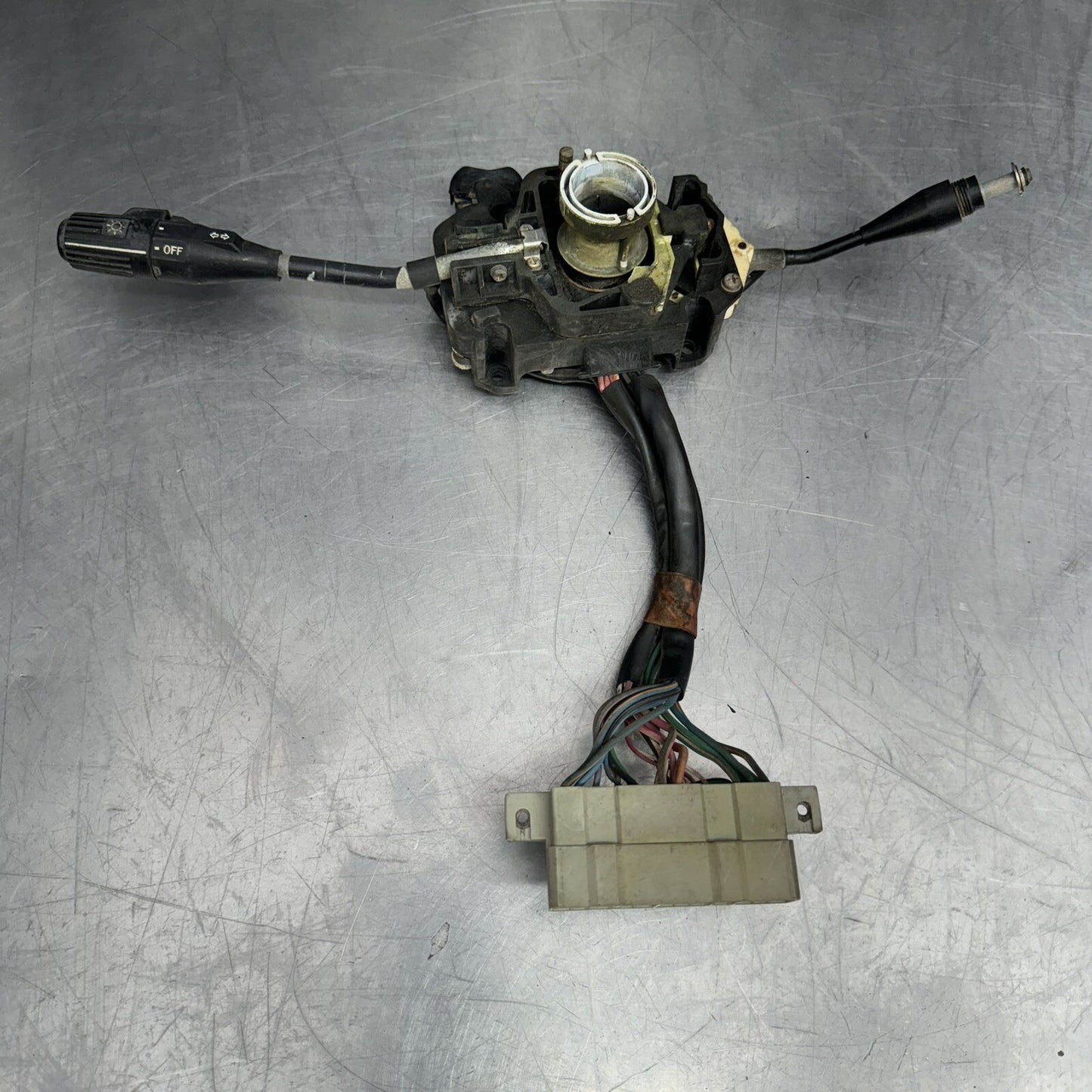 Toyota Corolla KE70 steering column turn signal headlight switch #3