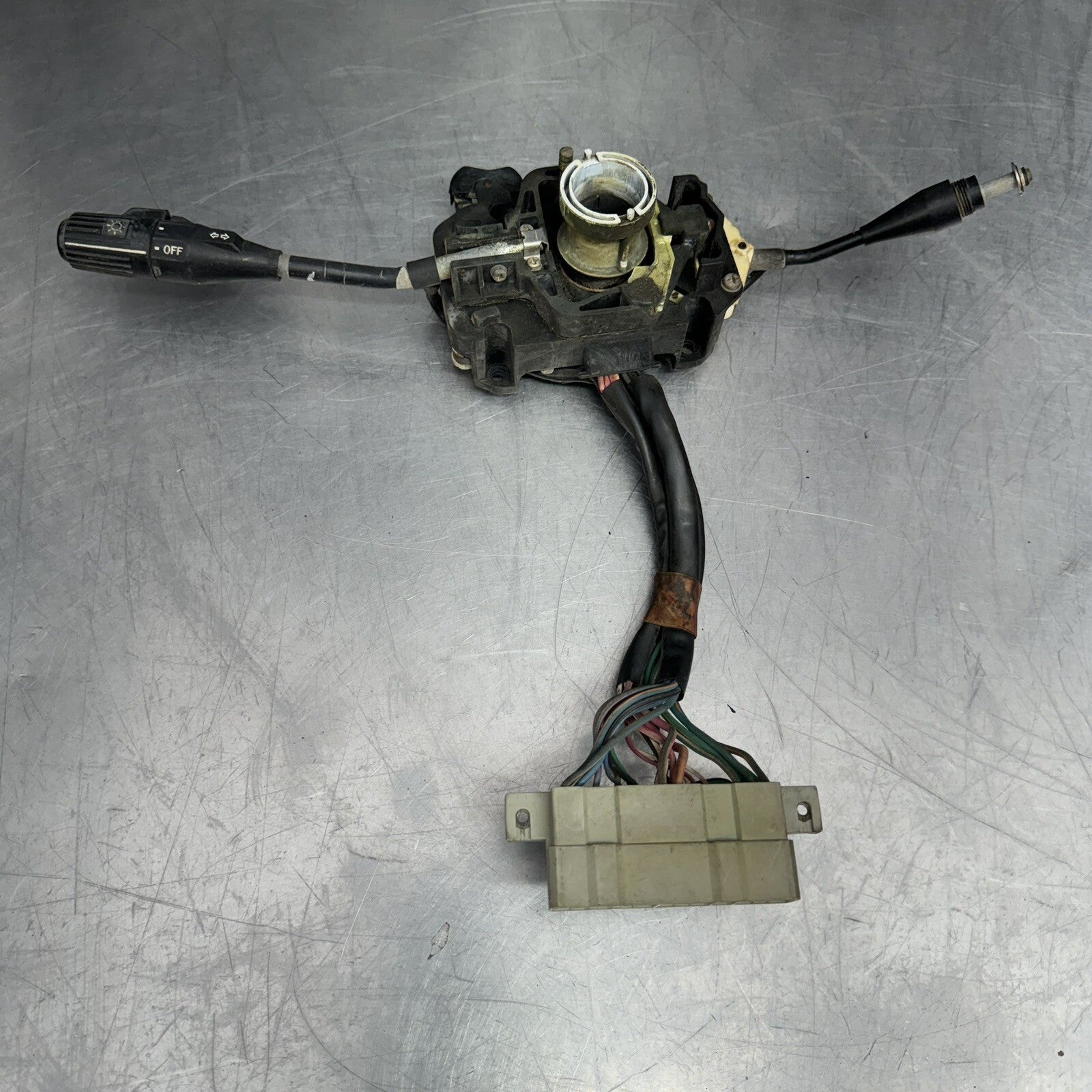 Toyota Corolla KE70 steering column turn signal headlight switch #3