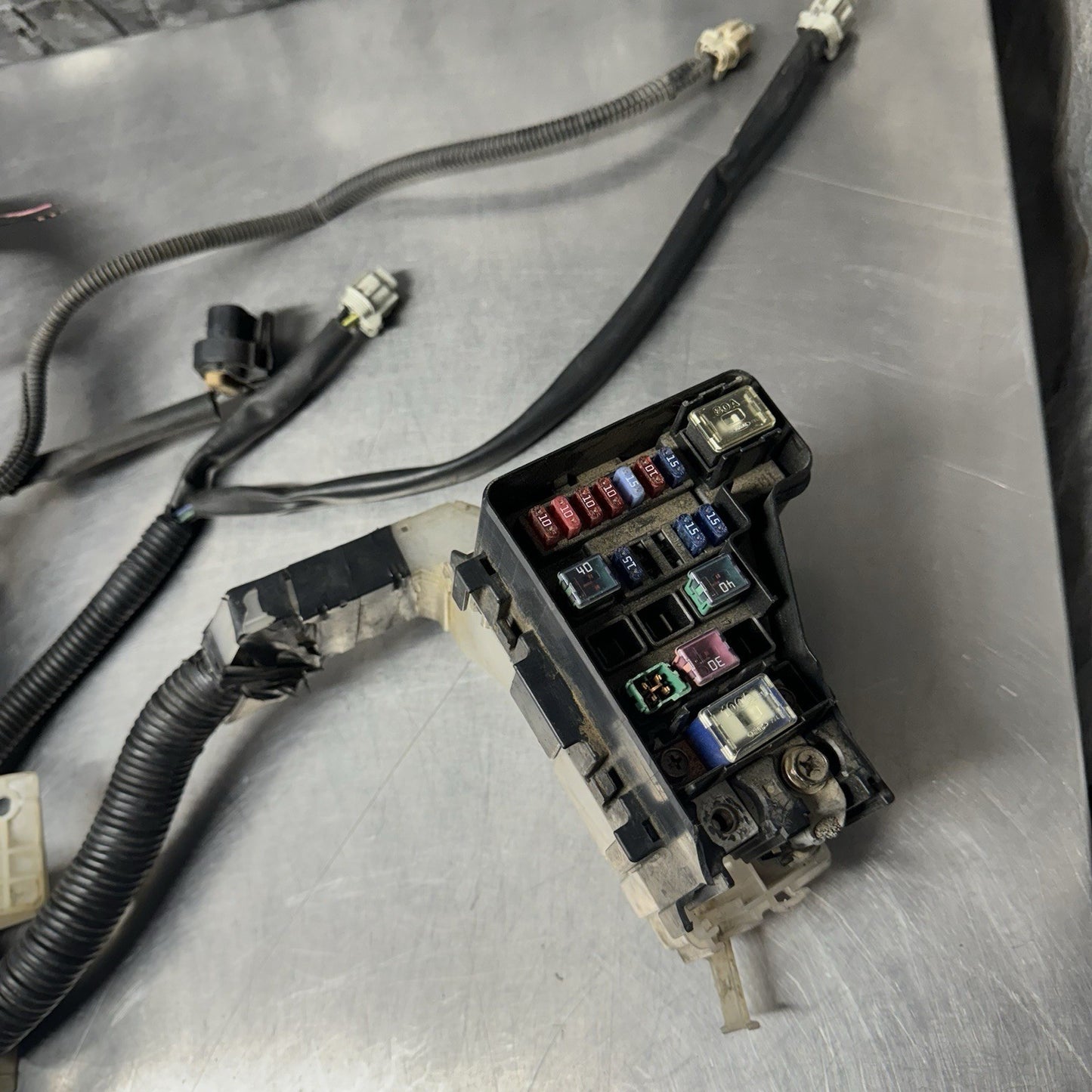 OEM 2001 Nissan Sentra 2.0L SR20DE Auto Harness Engine Fuse Box #1