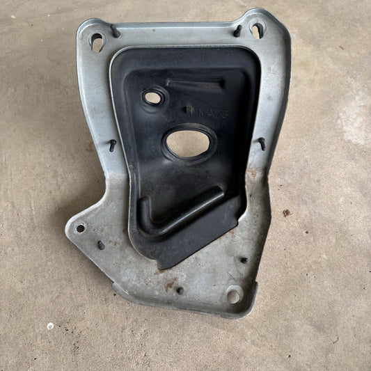 1990-1993 Mazda Miata Fuel Gas Filler Neck Pipe Cover Retainer Bracket