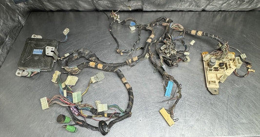 Toyota Corolla KE70 KE72 TE71 TE72 Wiring Harness Fuse Box Under Dash #1