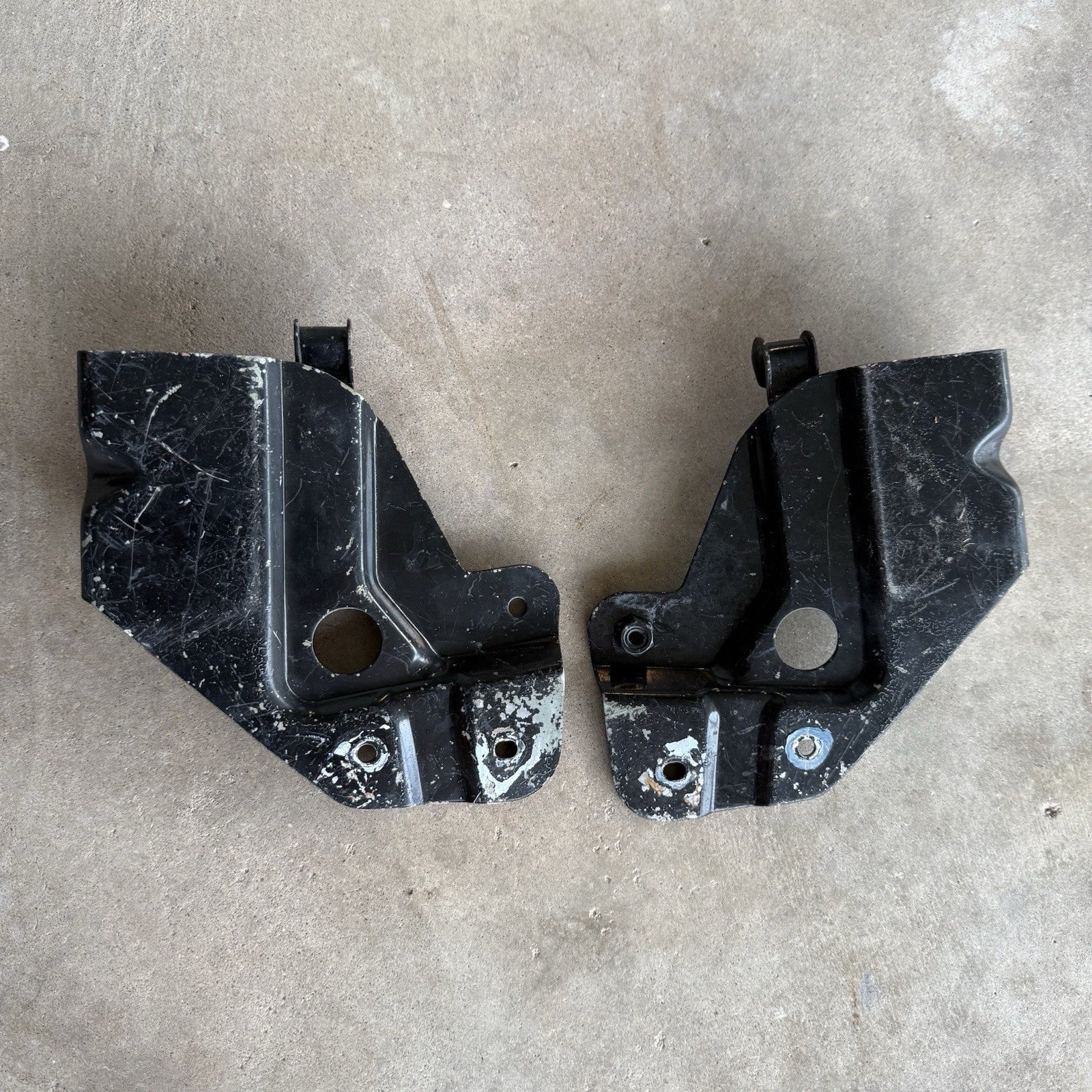 1990-1997 Mazda Miata Oem Lower Radiator Bracket Mount Left Right Set NA #1