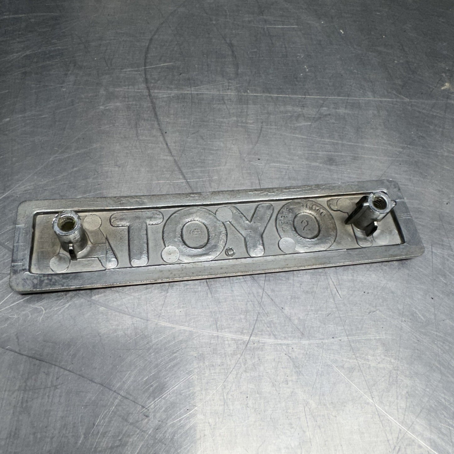 GENUINE TOYOTA CARINAトヨタ CLASSIC CARS EMBLEM BADGE 75311-16040 #1