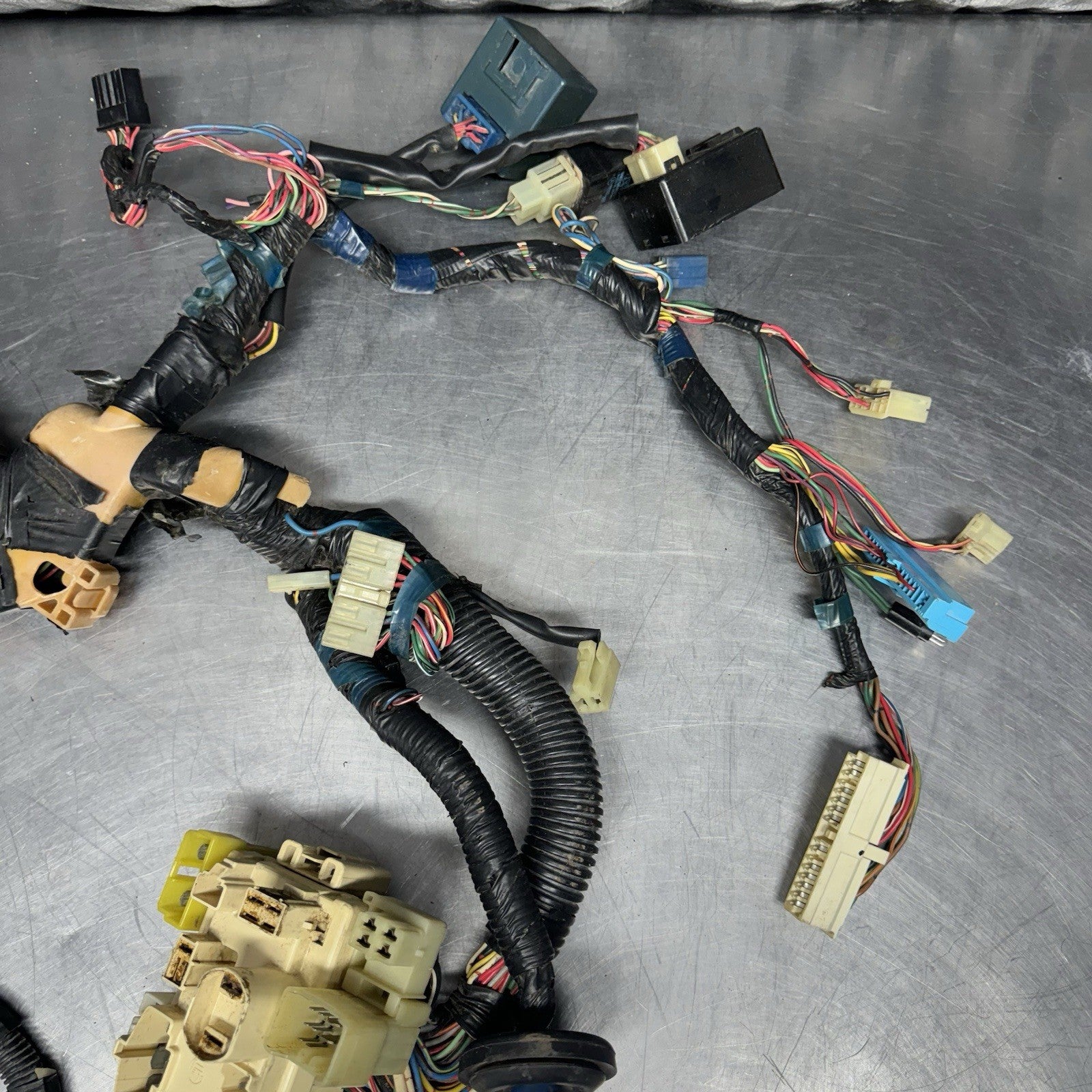 AE86 toyota Corolla GTS RWD Under Dash Fuse Box Cluster wiring harness oem #3