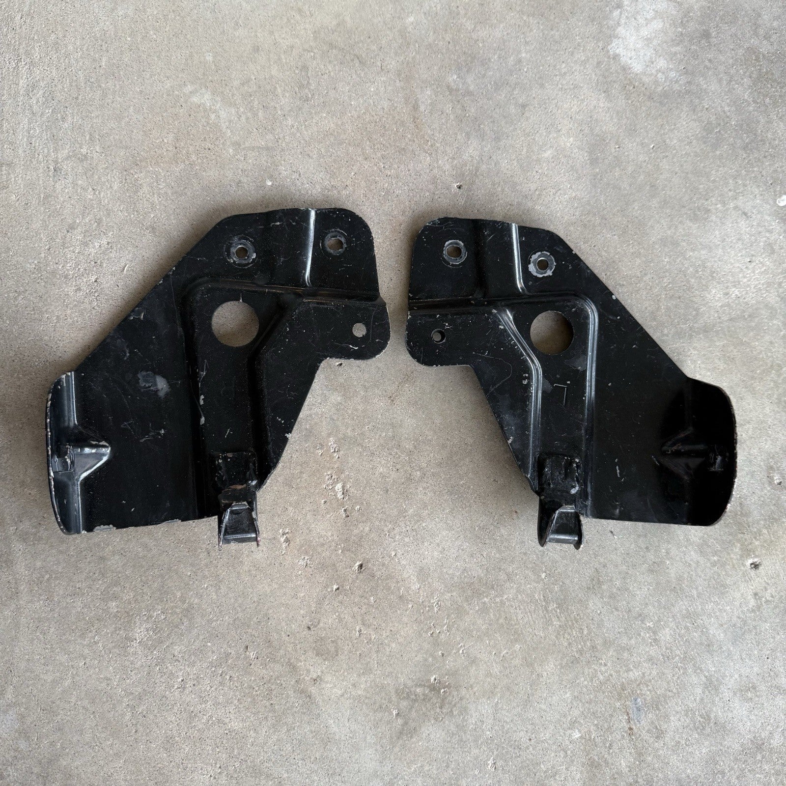 1990-1997 Mazda Miata Oem Lower Radiator Bracket Mount Left Right Set NA #1