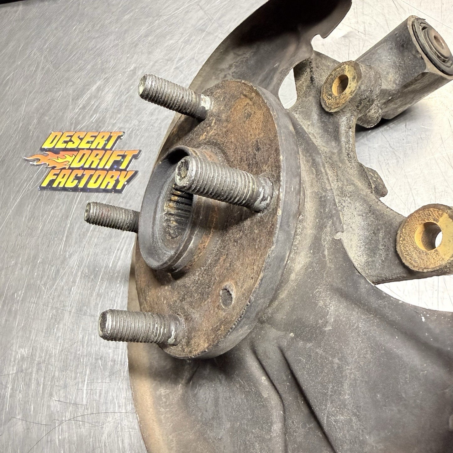 90-93 MAZDA MX-5 MIATA OEM REAR RIGHT SUSPENSION SPINDLE KNUCKLE HUB #1