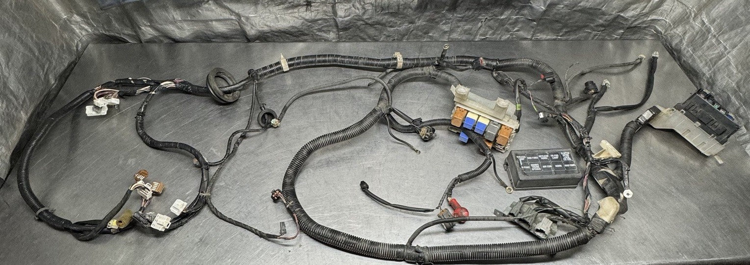 OEM 2001 Nissan Sentra 2.0L SR20DE Auto Harness Engine Fuse Box #1