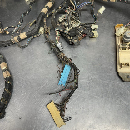 Toyota Corolla KE70 KE72 TE71 TE72 Wiring Harness Fuse Box Under Dash #1