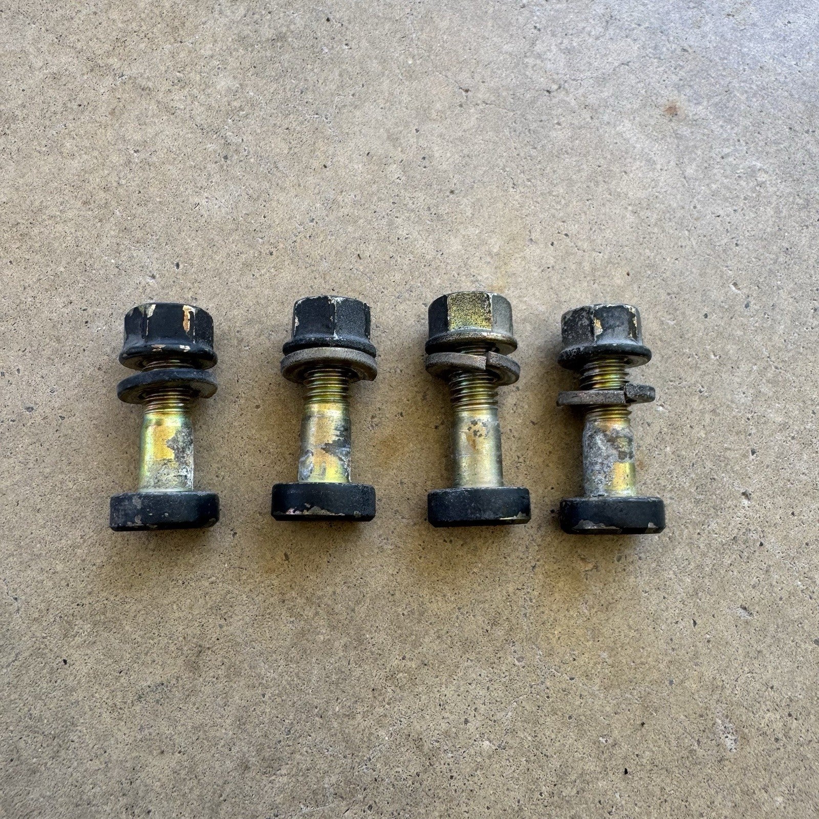 S13 Manual Auto Driveshaft Center Support Bearing Flange Bolts Bolt 01111-00051