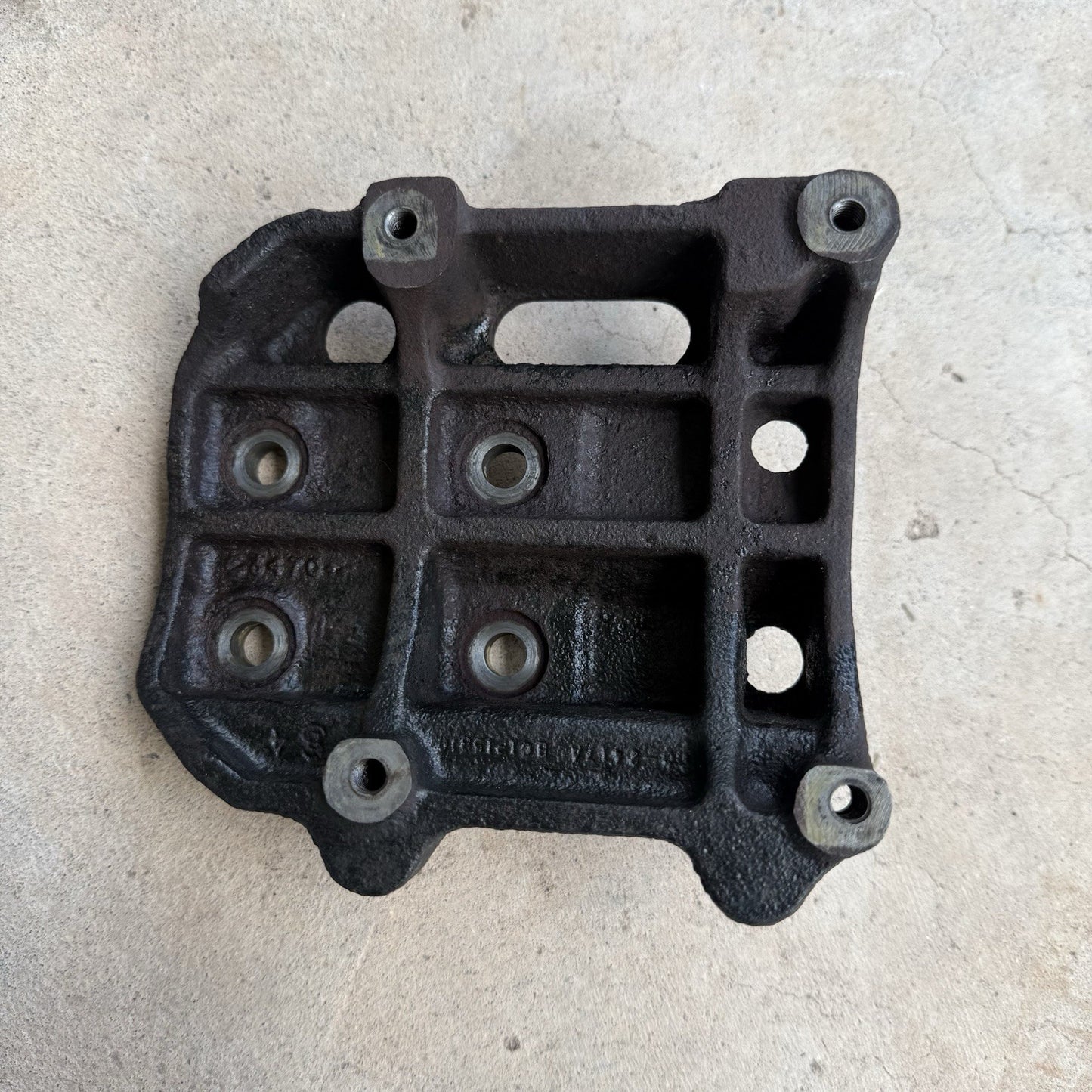 90-93 Mazda Miata MX5 OEM AC A/C Compressor Mounting Bracket Mount B61P-15-810A