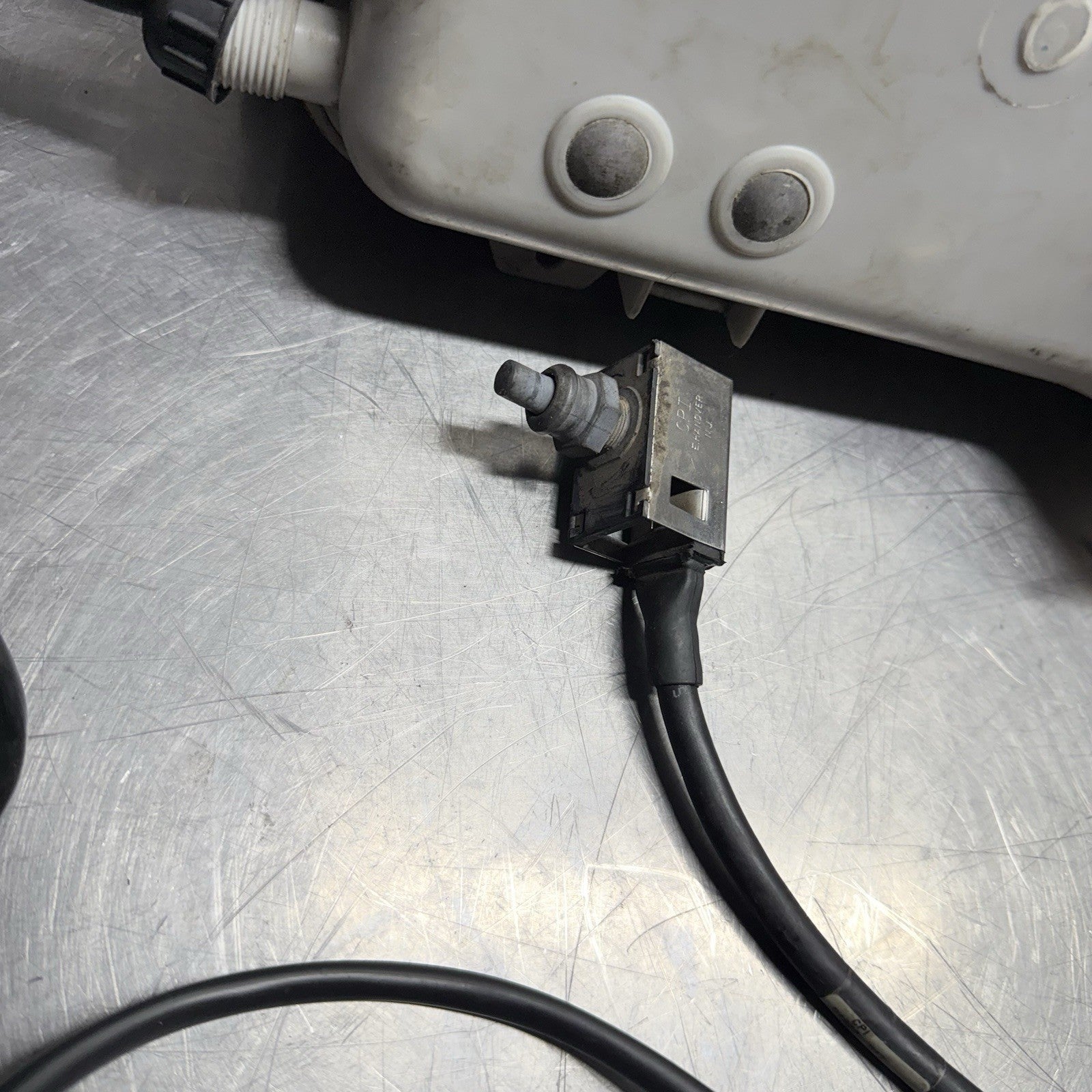 93 SEA-DOO 587 SPX white electronics ebox box ecu ignition coil module Wiring