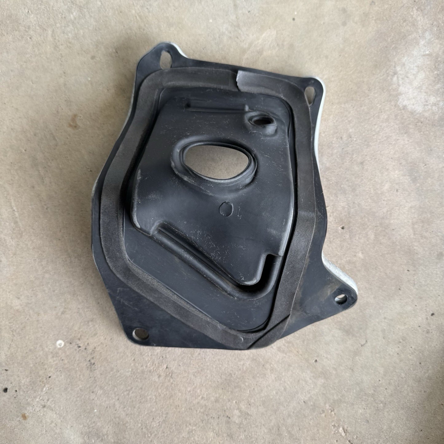 1990-1993 Mazda Miata Fuel Gas Filler Neck Pipe Cover Retainer Bracket