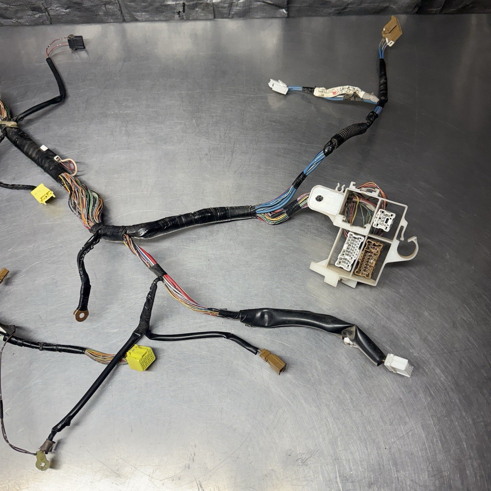 OEM 2001 Nissan Sentra 2.0L SR20DE Auto Main Harness Under Dash Fuse Box #1