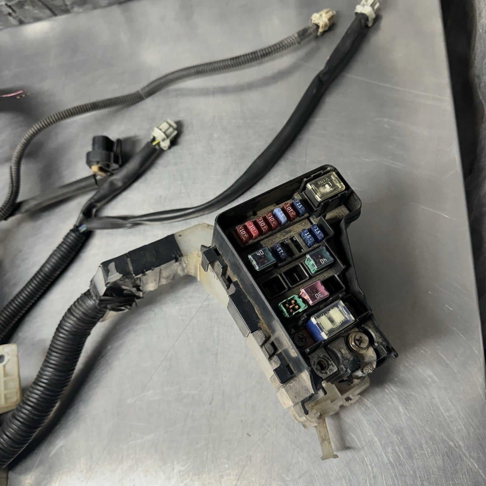 OEM 2001 Nissan Sentra 2.0L SR20DE Auto Harness Engine Fuse Box #1