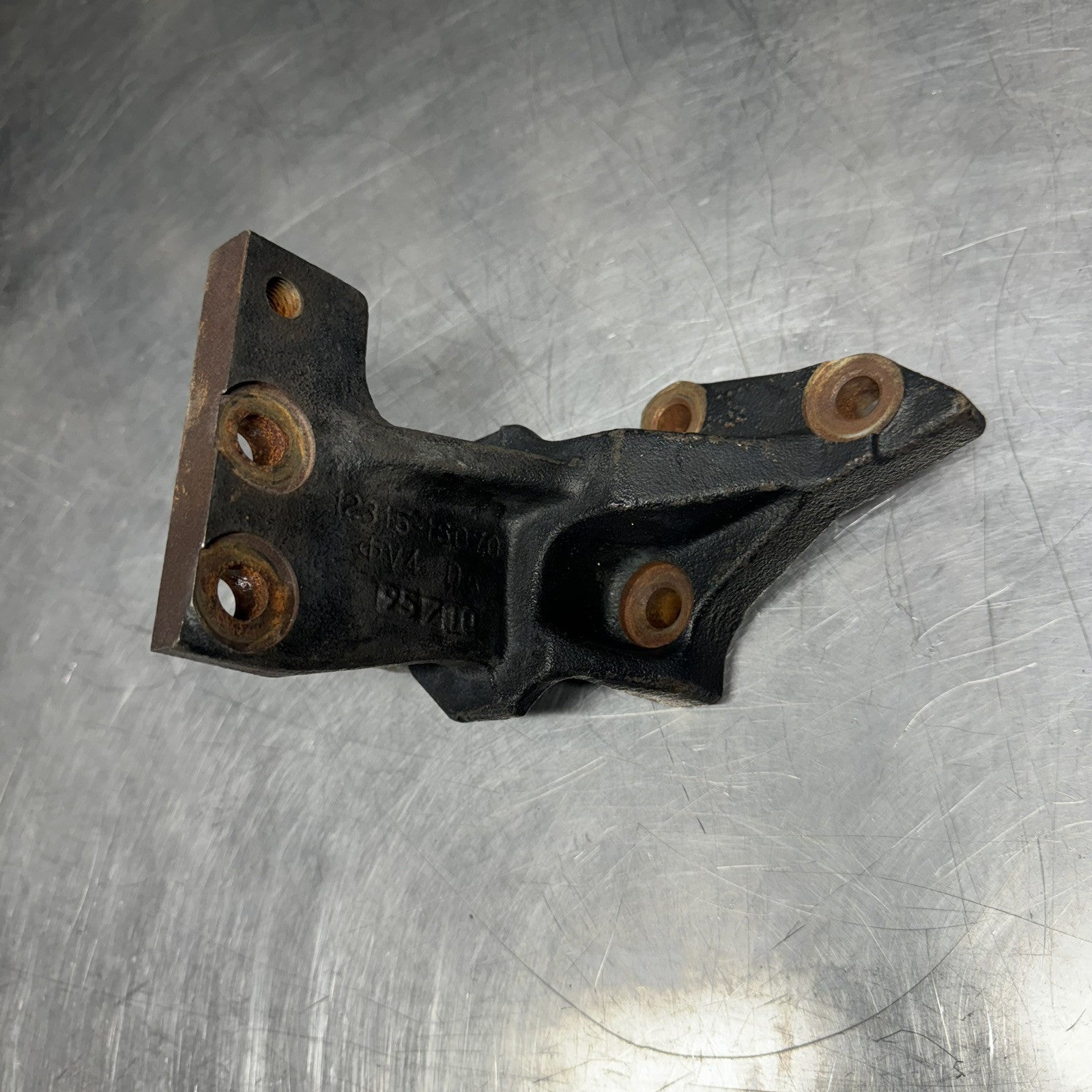TOYOTA 4AGE RH ENGINE MOUNTING BRACKET / 4A-GE 20Valve 12315-16070 #1
