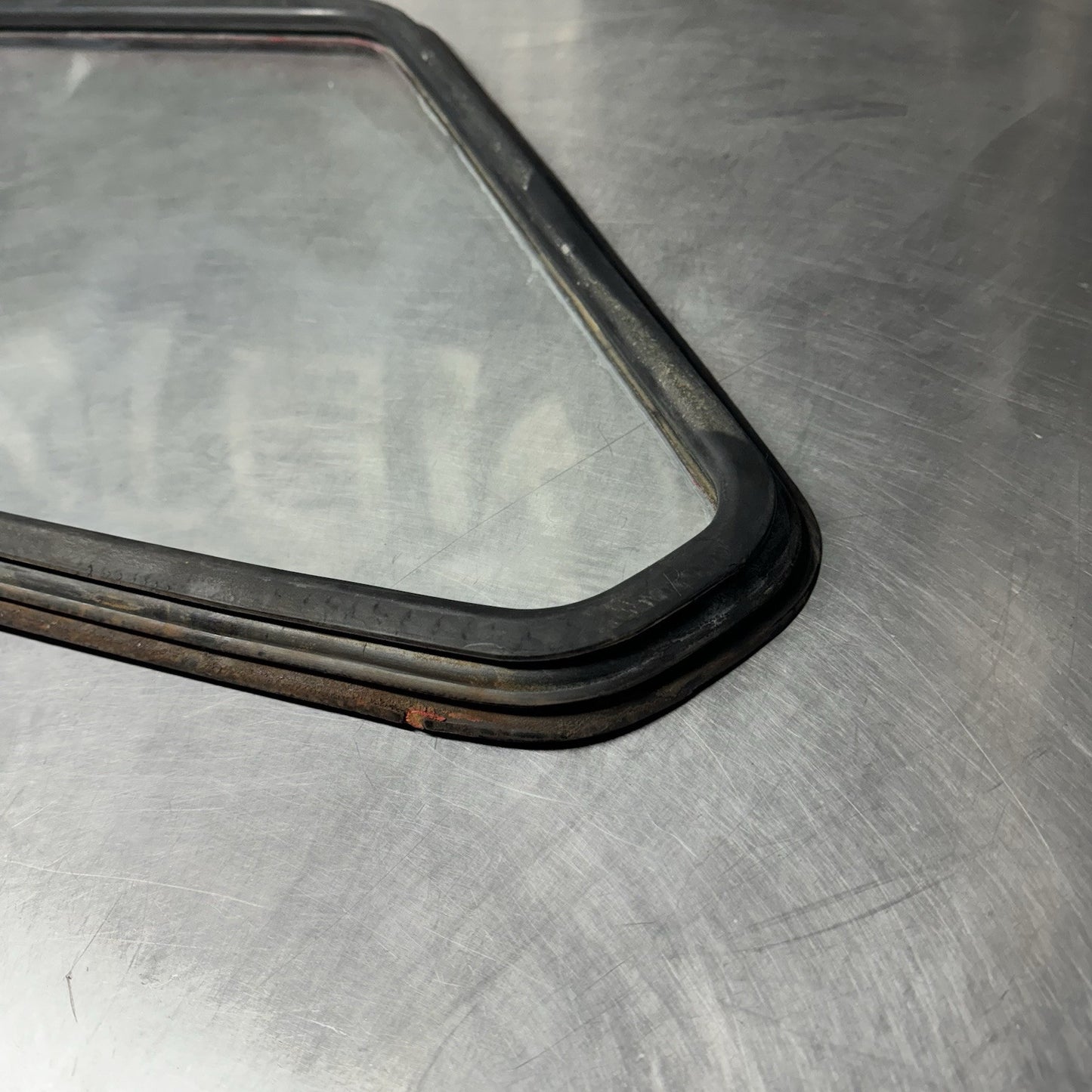 For Toyota  Corolla TE72 WAGON Quarter glass Right SEAL 1980-1983 #1