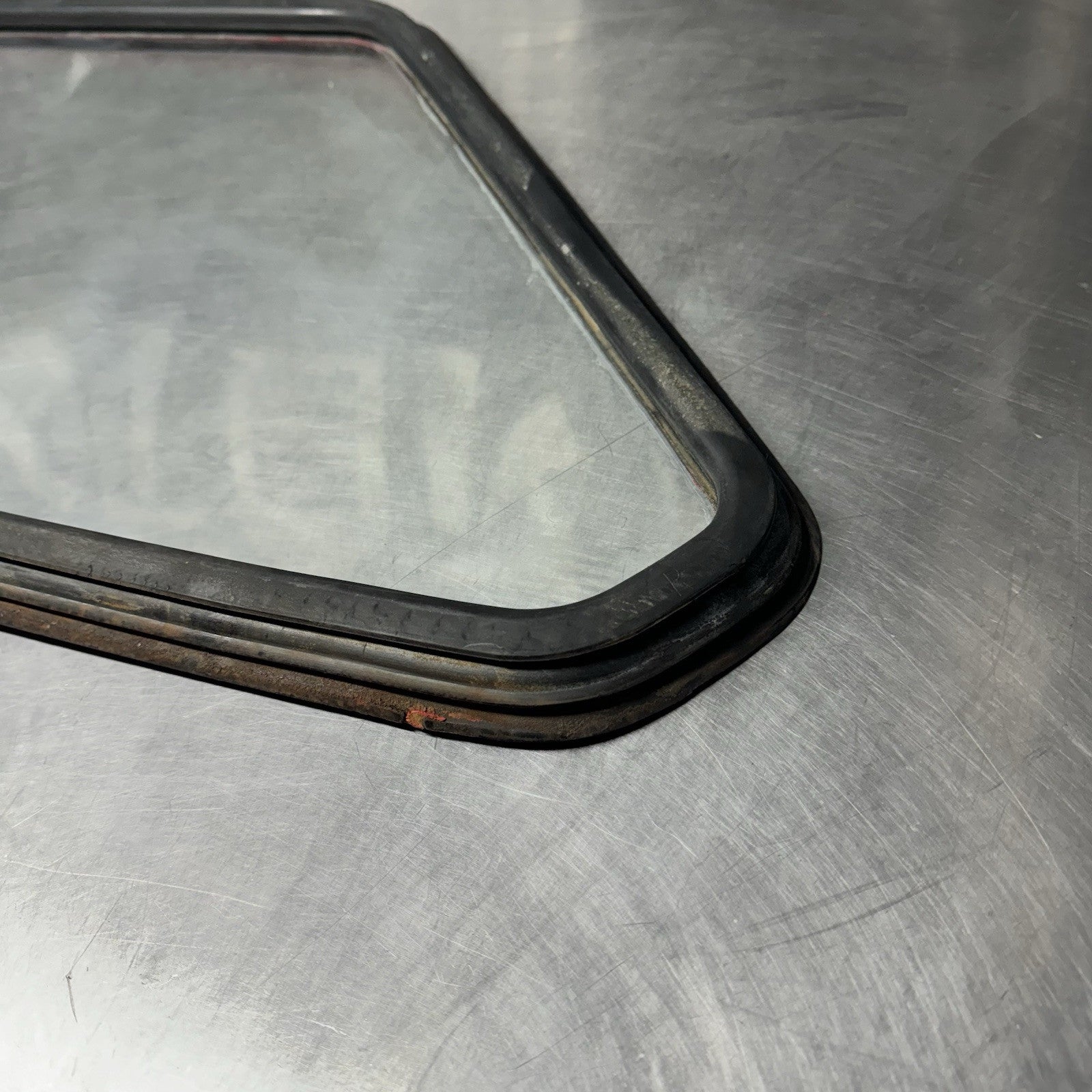 For Toyota  Corolla TE72 WAGON Quarter glass Right SEAL 1980-1983 #1