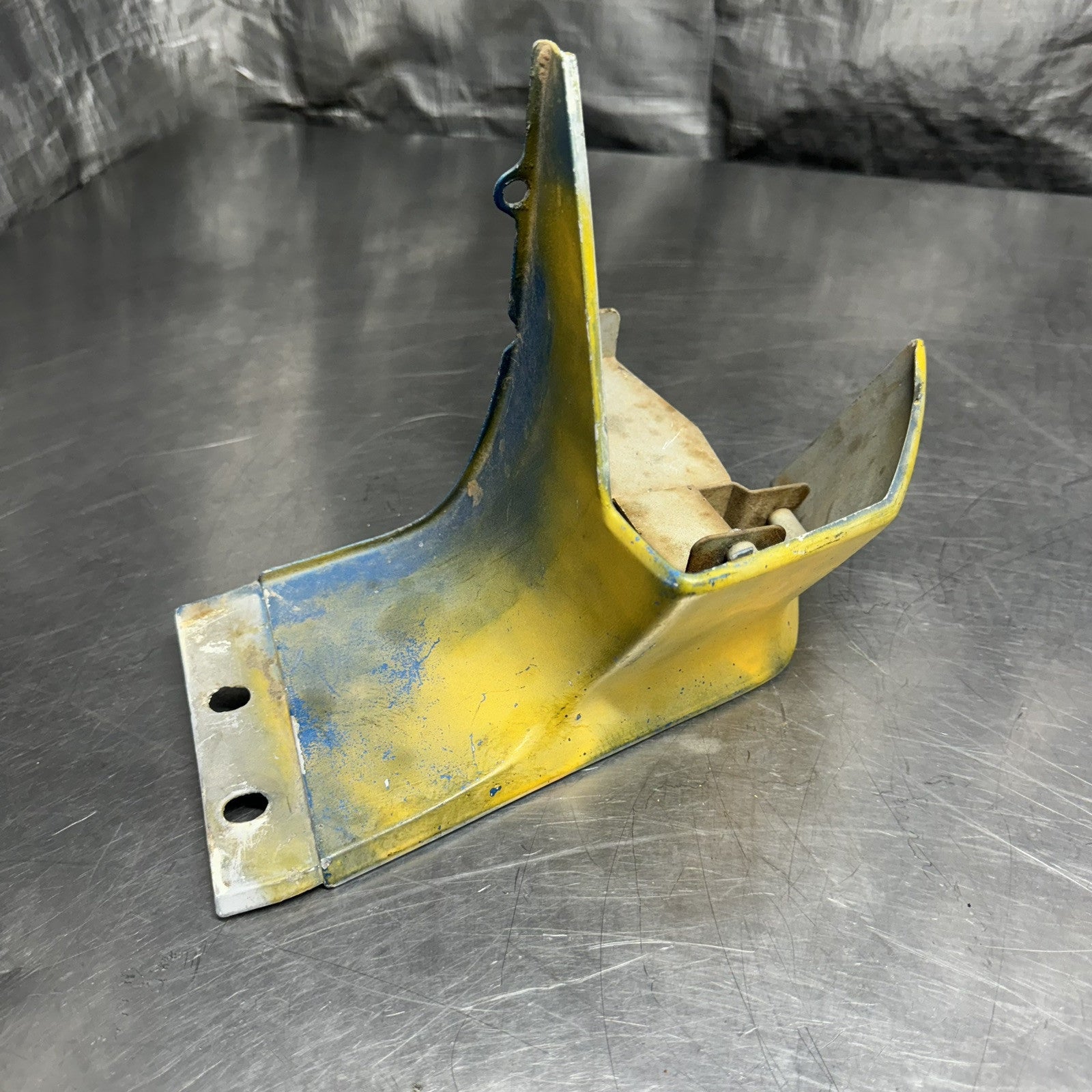 76 77 TOYOTA CELICA GT RA24 RA29 LEFT DRIVER BUMPER FILLER PANEL COVER TRIM #1