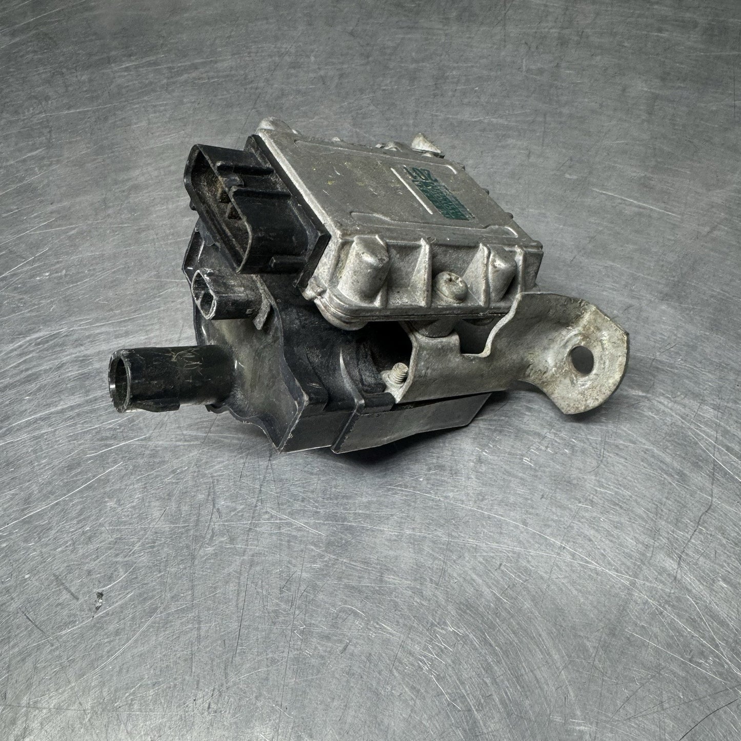 90-95 Toyota 4Runner 3VZ-E Ignition Coil W/ Igniter 89621-12050