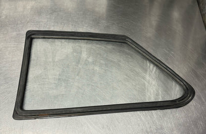 KE31 KE30 TE31 TE30 1975-1979 COROLLA 2 DOOR SEDAN PASSENGER REAR QUARTER GLASS